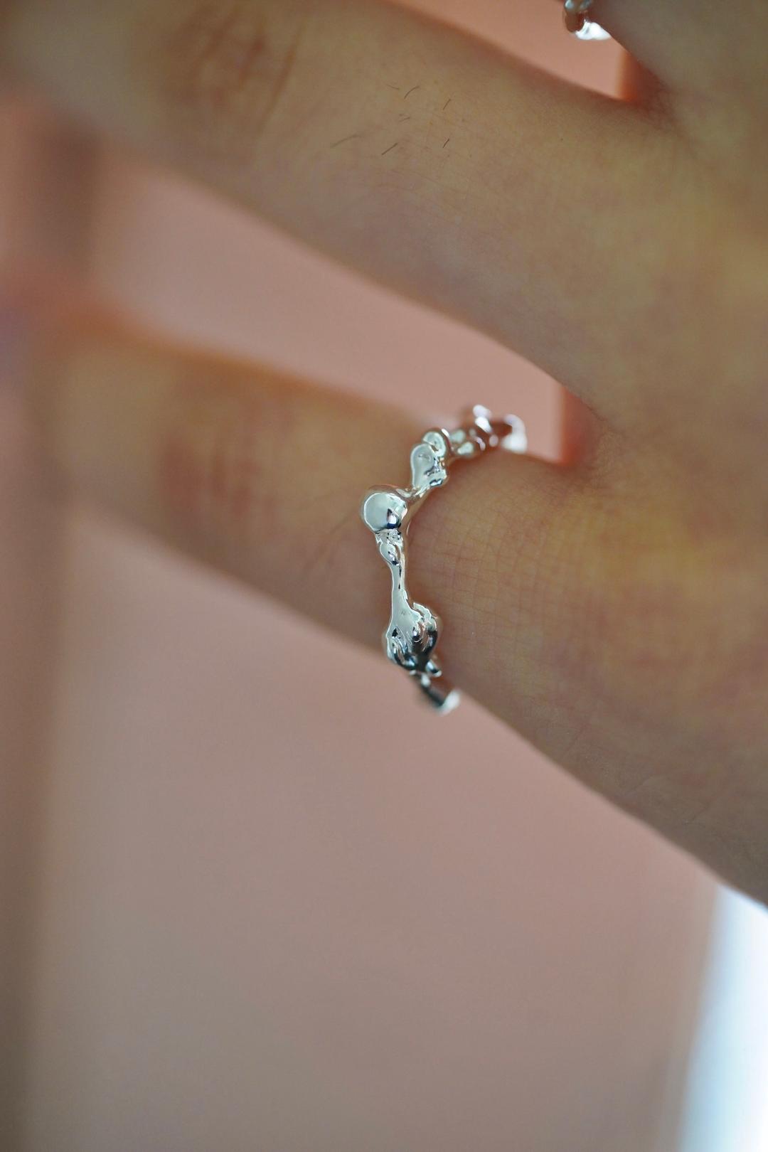 Bubble V ring