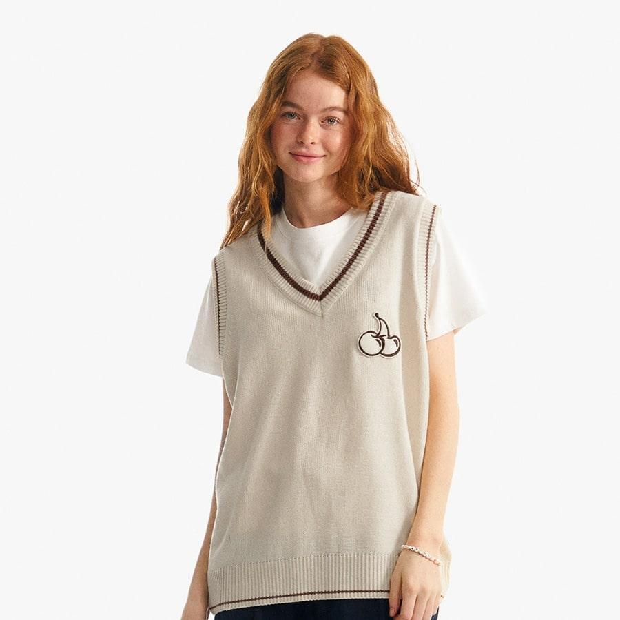 미들 체리 브이넥 니트 베스트 [베이지]