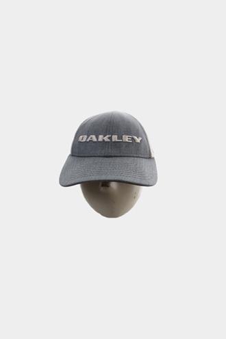 OAKLEY x NEW ERA
