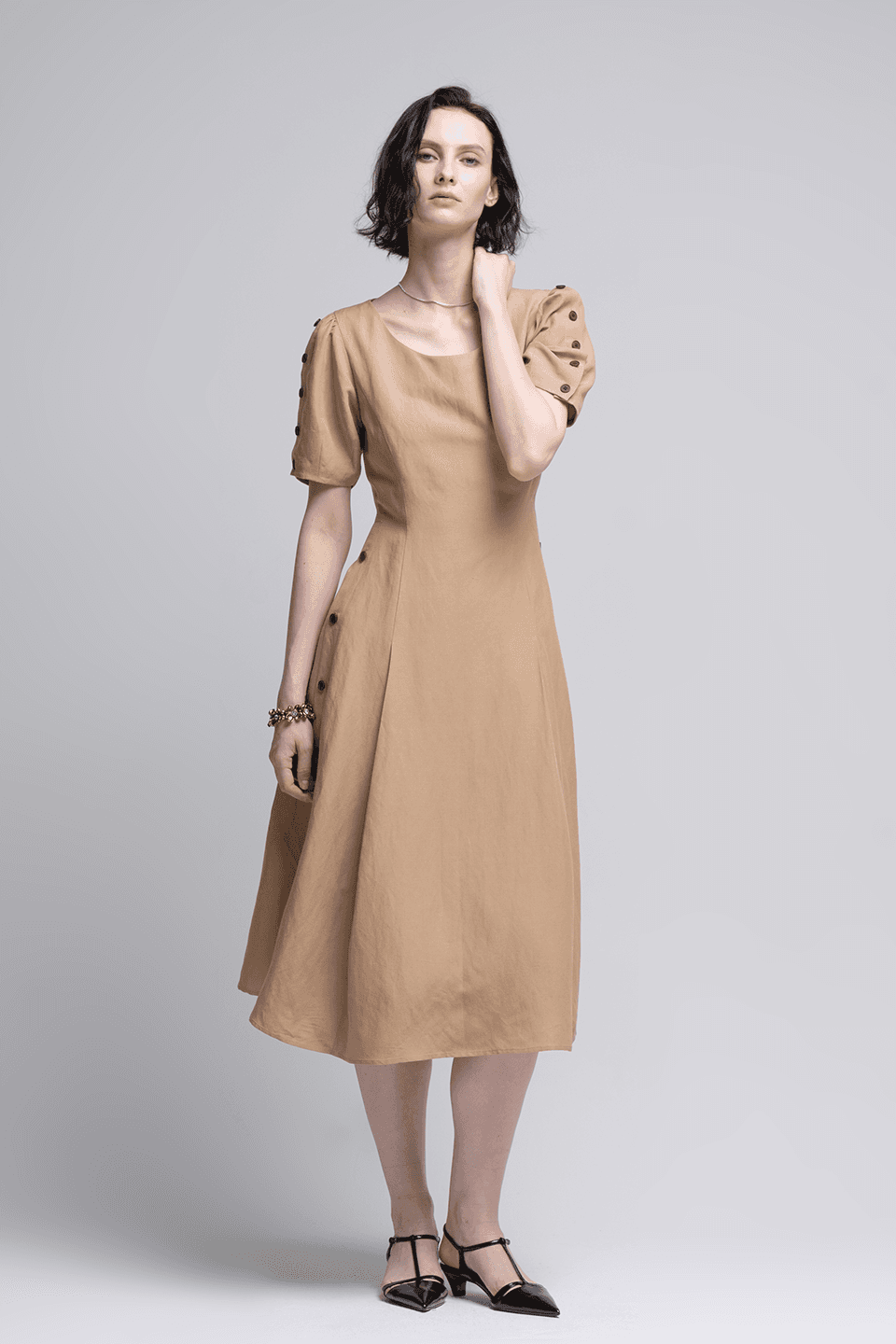 Side line multi-buttoned in linen dress - beige
