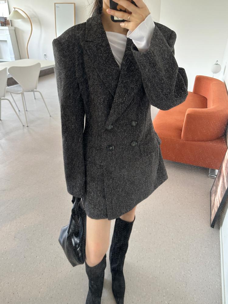 모아이 보카시 더블 버튼 허리라인 두툼 하프 자켓
