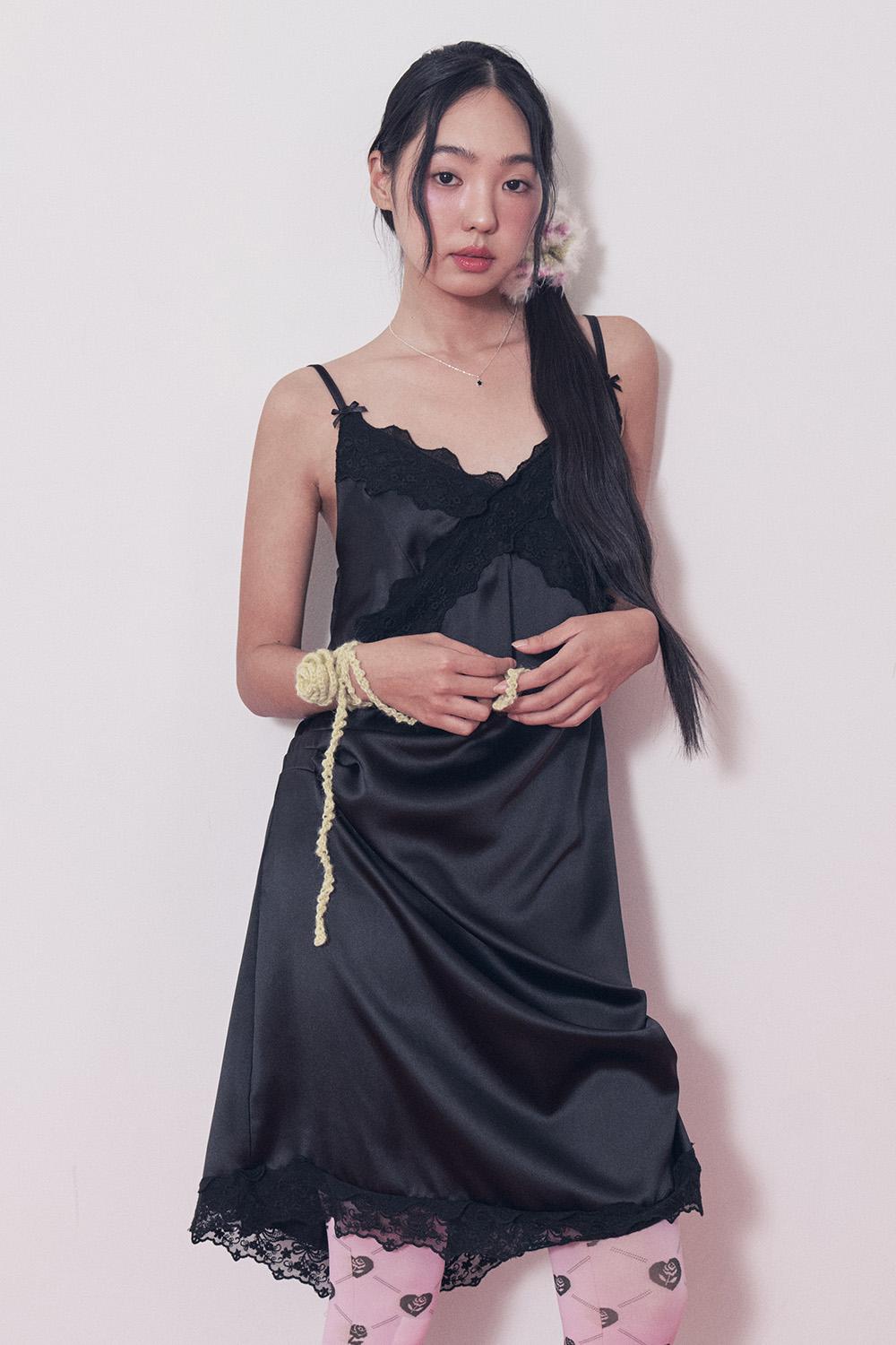 Fakiii Ribbon Pintuck Slip Dress_Black