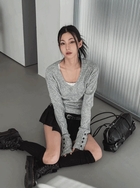 [wool 20%] 폴 버튼 디테일 브이넥 니트