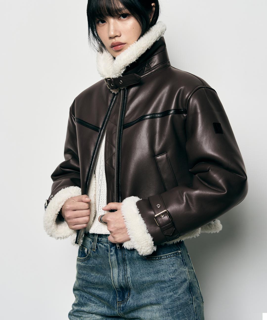 오블리크 오버핏 레더 무스탕 자켓 [BROWN]