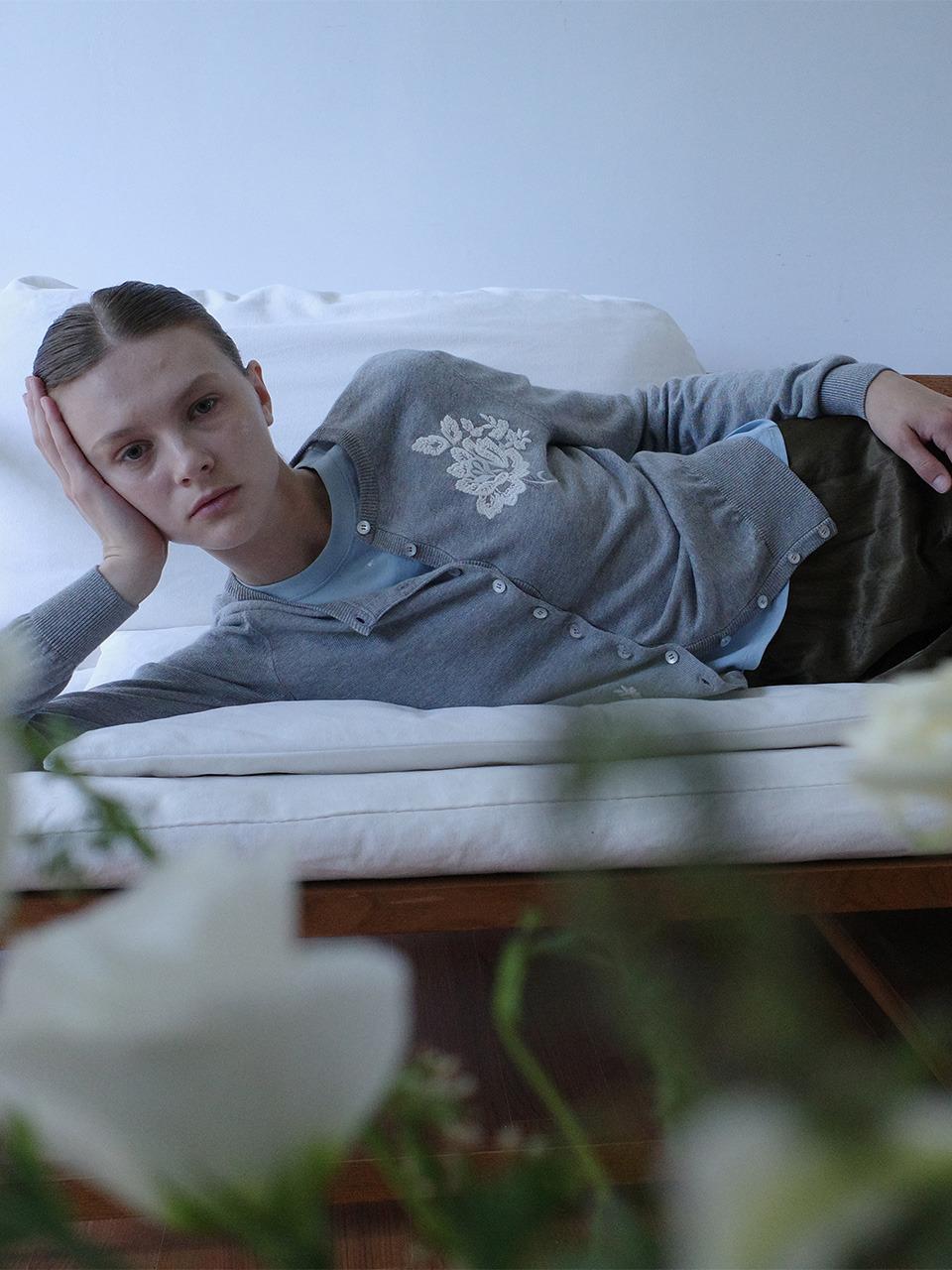 FLOWER EMBROIDERY ROUND CARDIGAN - GREY