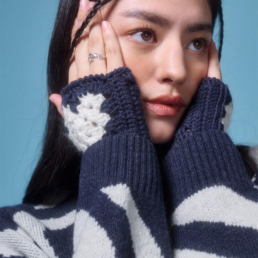 TSW X NF Crochet Hand Warmer Navy