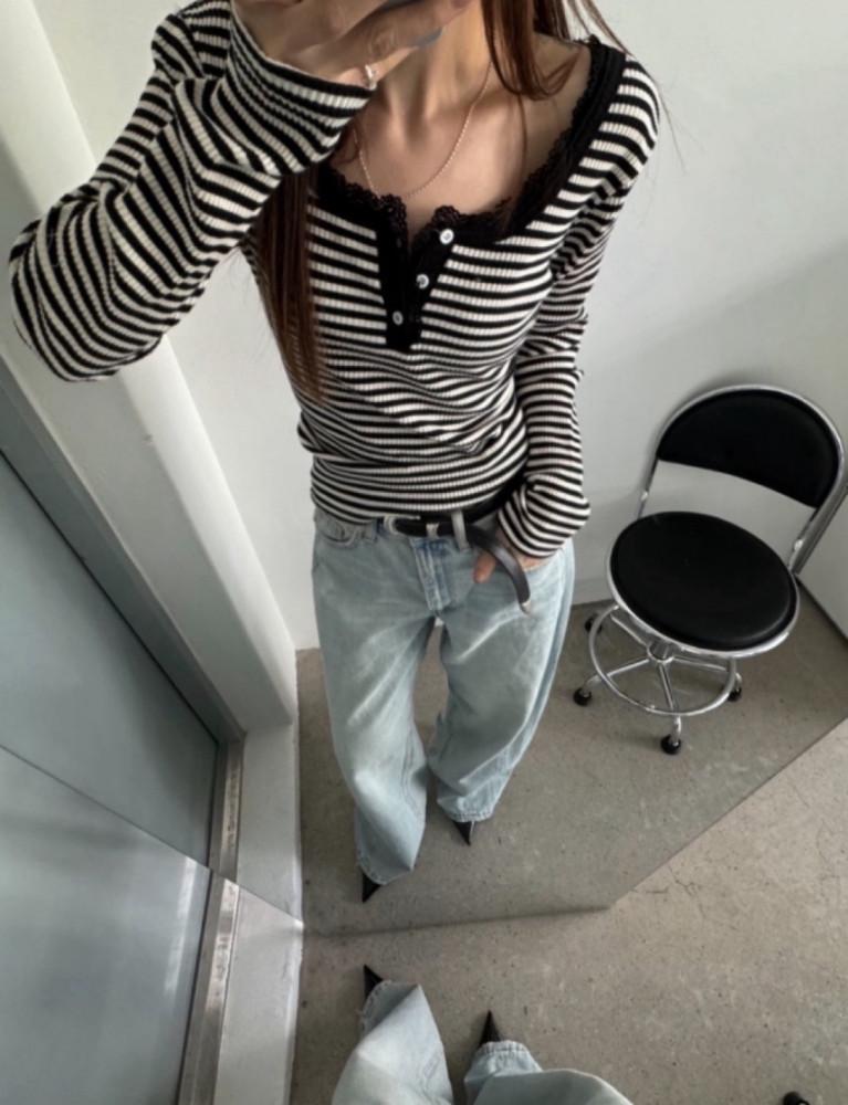 / 플라워 모먼트 단가라티 스트라이프 레이스 버튼 라운드넥 티셔츠(1col)