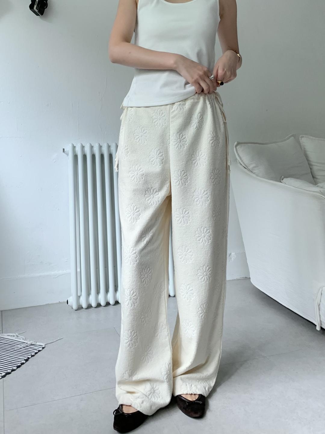 프릴리 DS. Daisy Stitch Cotton Pants
