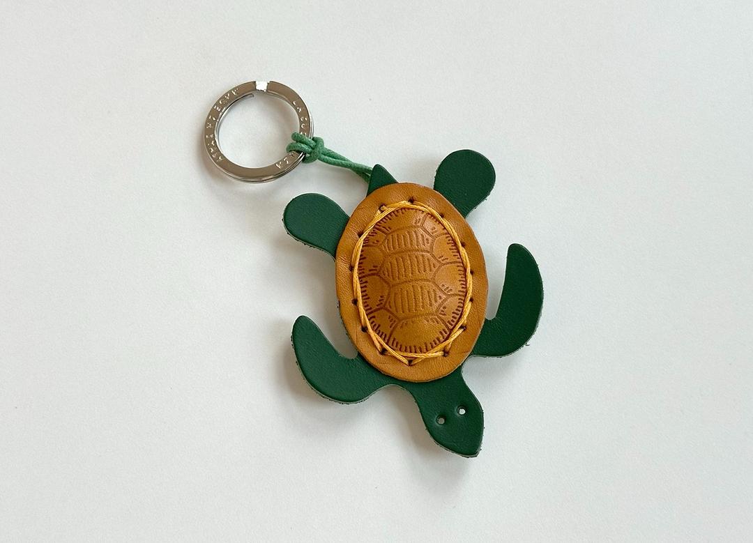 leather key holder&charm_sea turtle