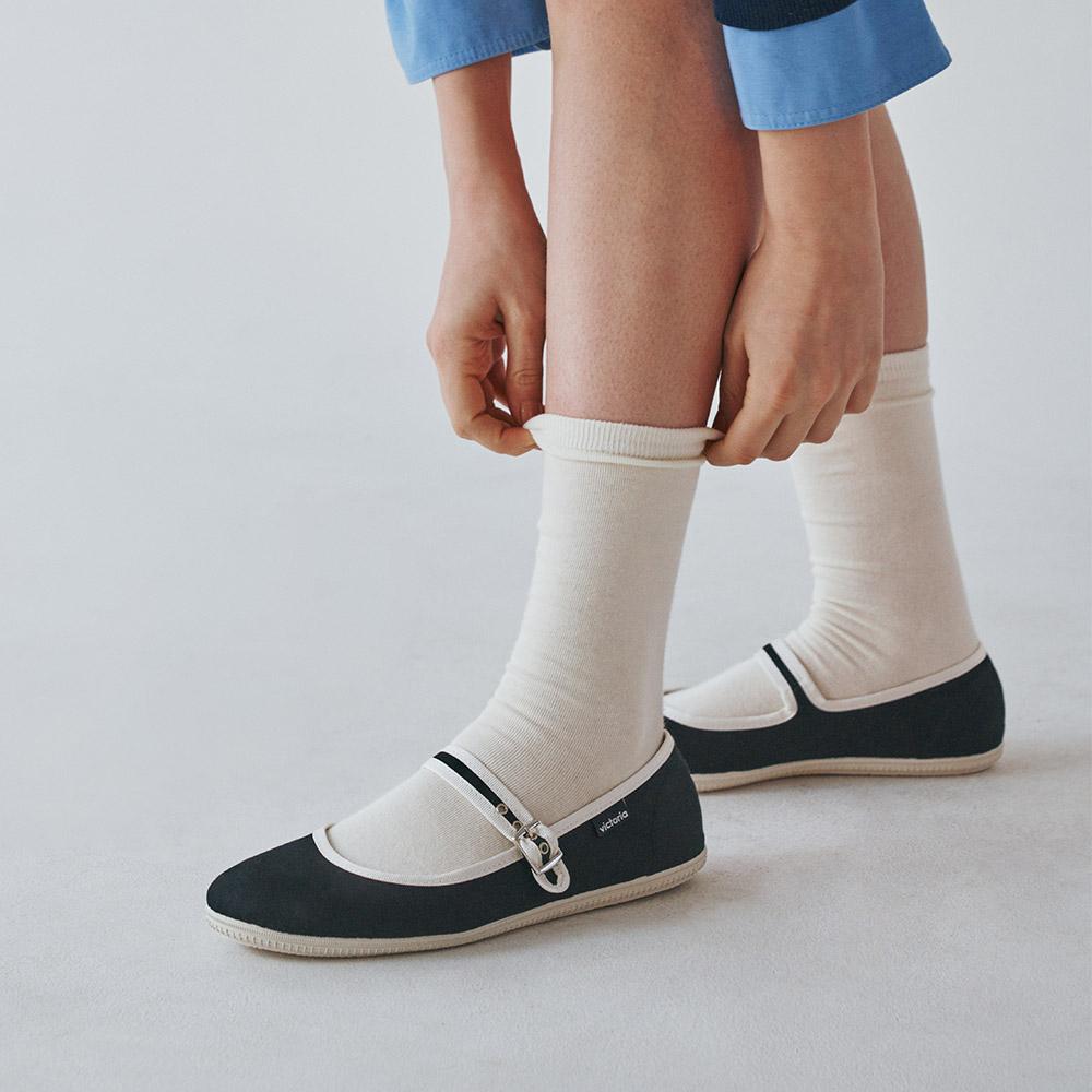 빅토리아 오다 메리제인 캔버스 (1049117-NEGRO)