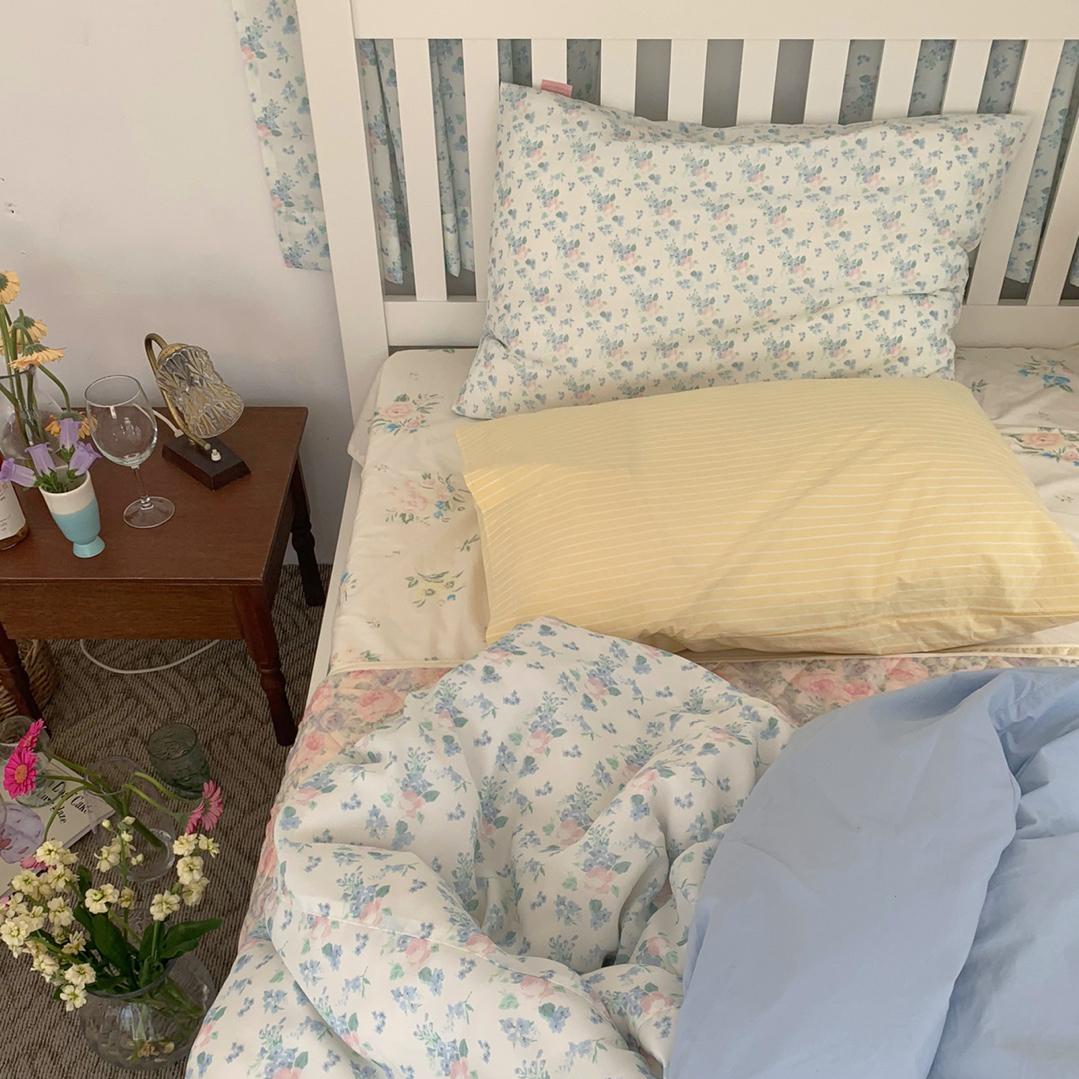 opértum baby blue bedding