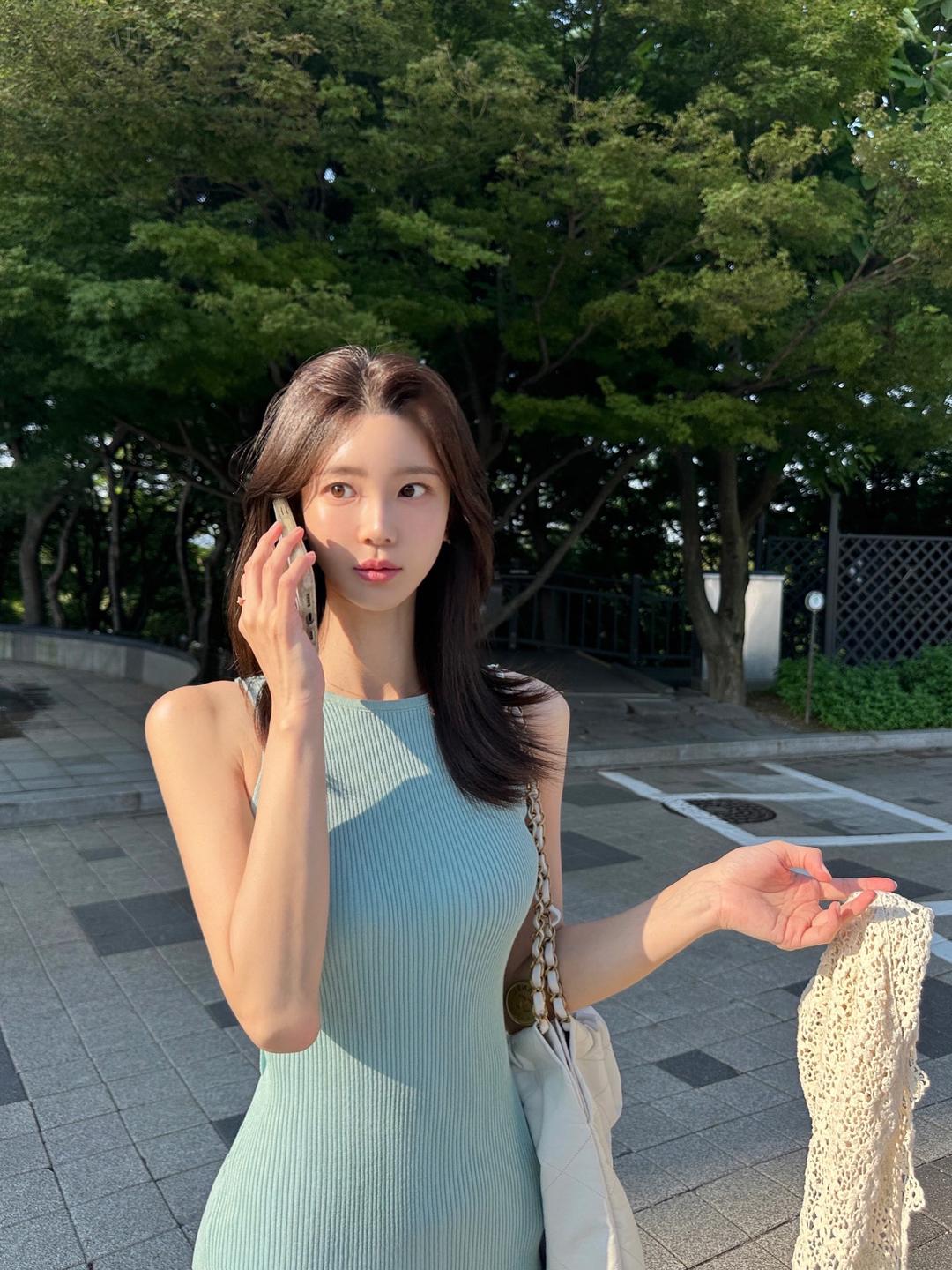 Capri Twist-Back Knit Dress