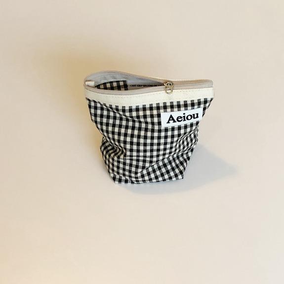 Aeiou Basic Pouch (M size)Black Ginghamcheck