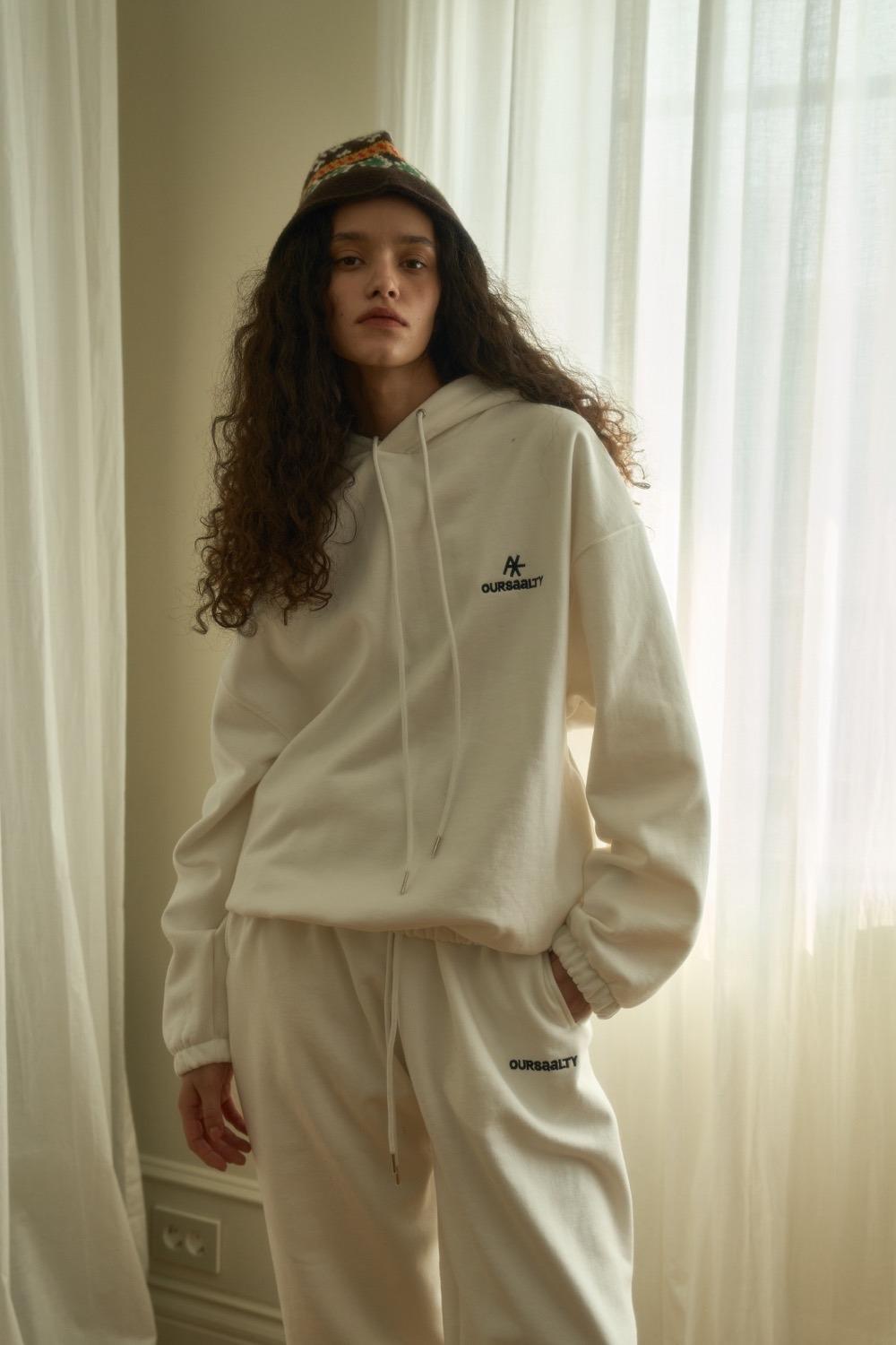 Saalty Warming Hood / White