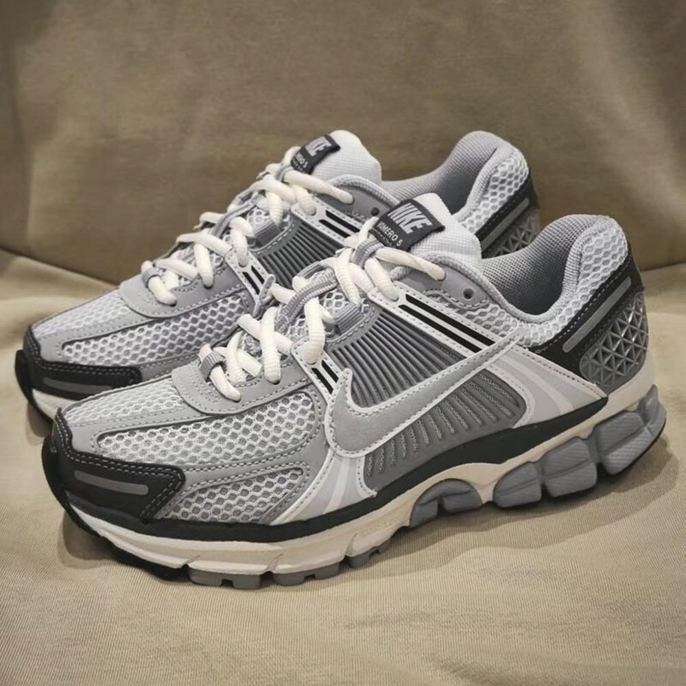 나이키 줌 보메로 5 울프 그레이