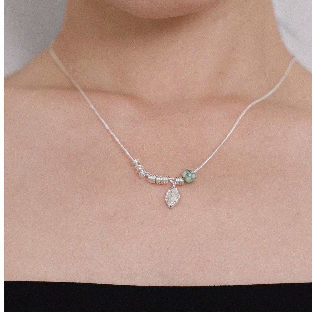 Supple Necklace with Stone