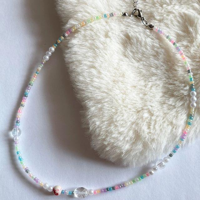 Pinky pearl beads necklace