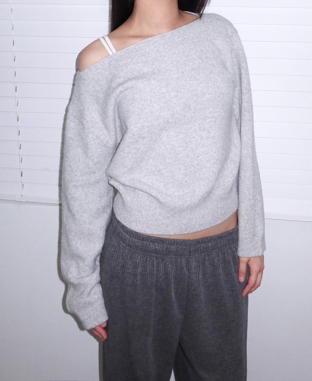 제니퍼 반오프숄더 니트