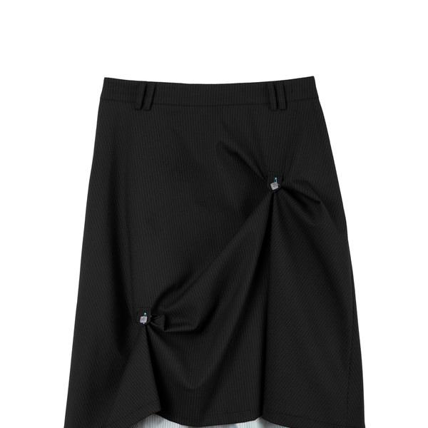 BUTTON FLARED SKIRT / black