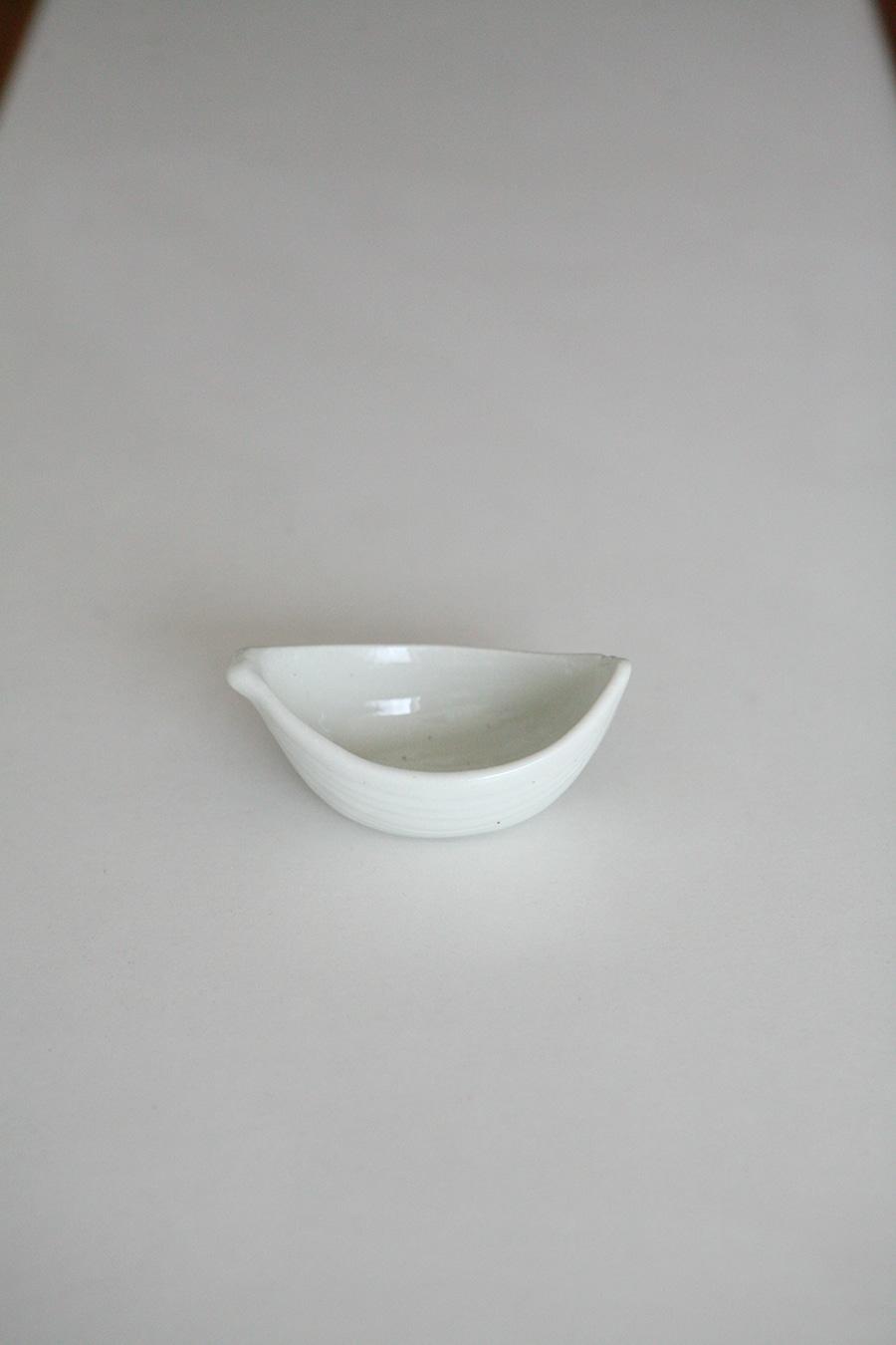 Mino ware Plate of white leaves