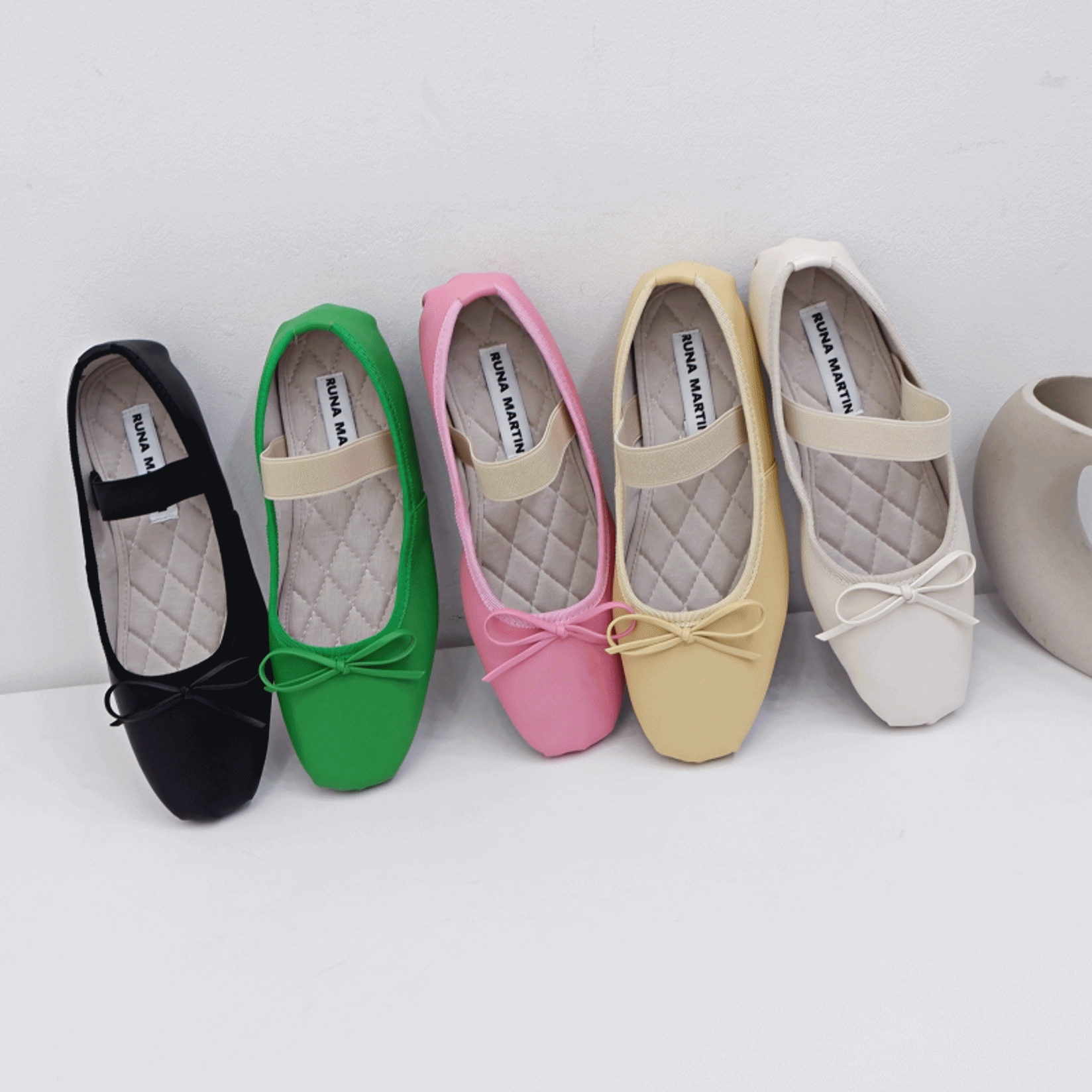 엠보싱 쿠션 발레리나 밴드 리본 플랫슈즈 2cm