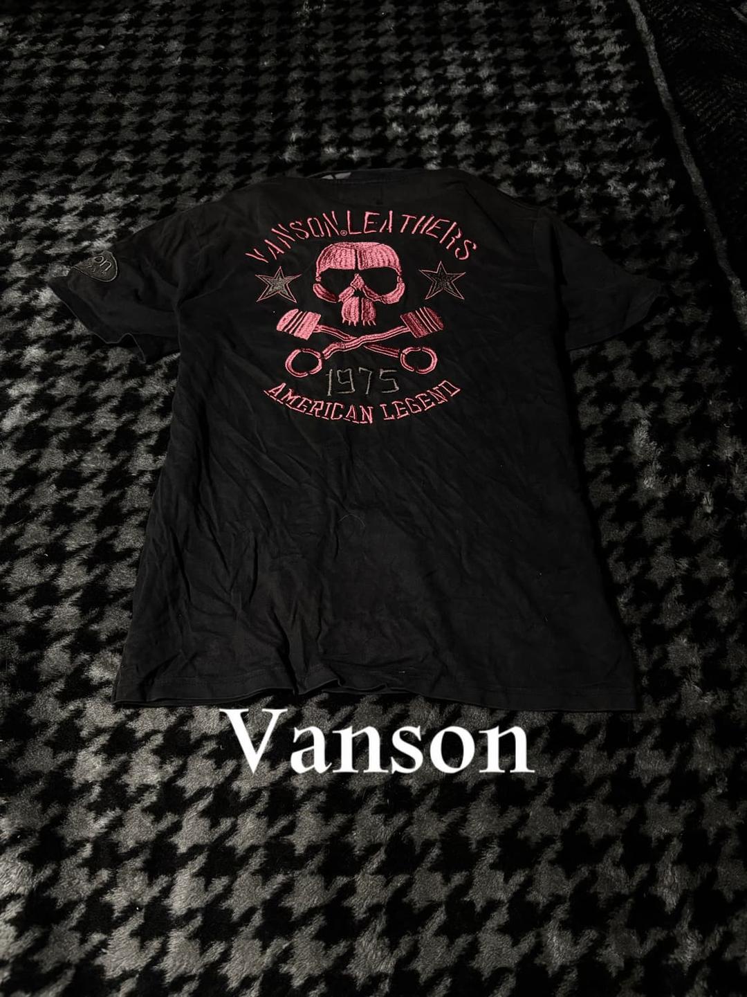 “Vanson” Skull&Star Point Tee | 후루츠패밀리
