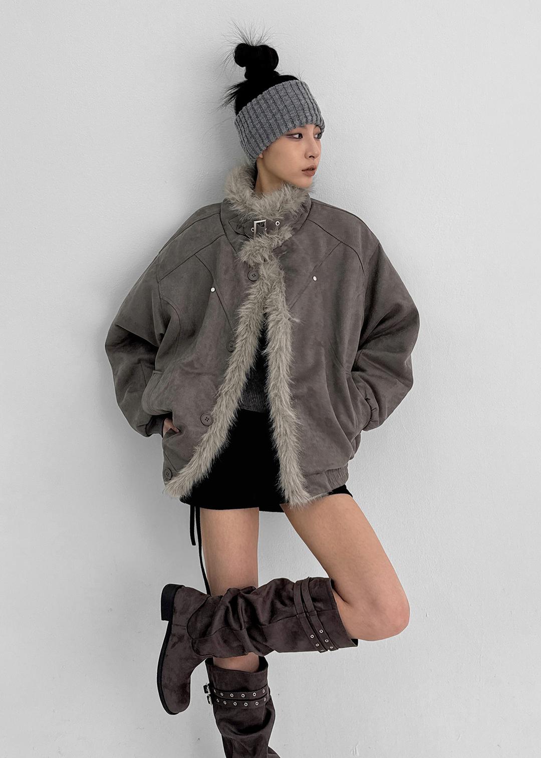 (UNISEX) 캬롯 하이넥 퍼 패딩 무스탕