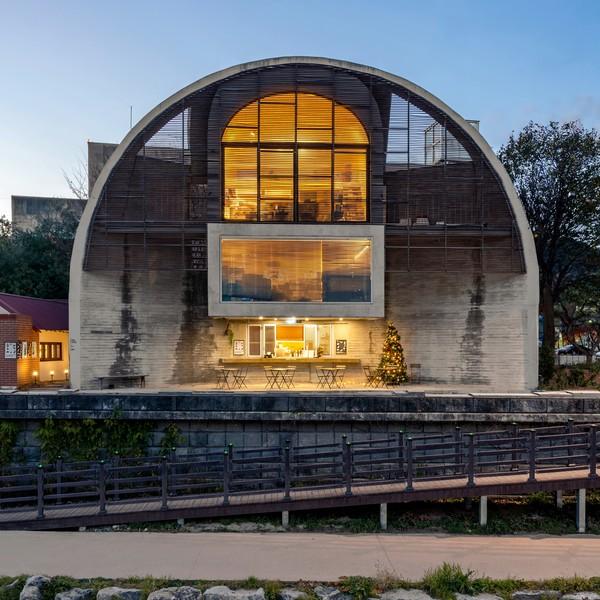 북스테이 수선집: 도망가자, 휴식이 기다리는 낯선 동네로 (~12/14)