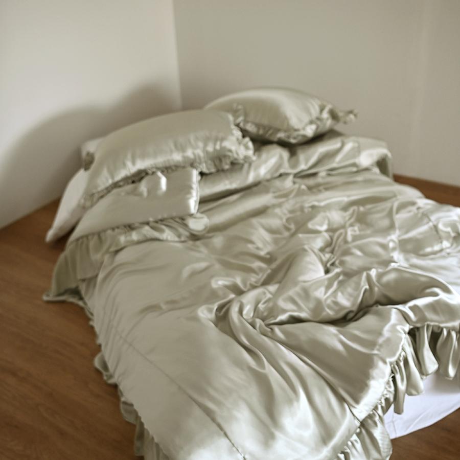 Royal Green 새틴 프릴 차렵이불