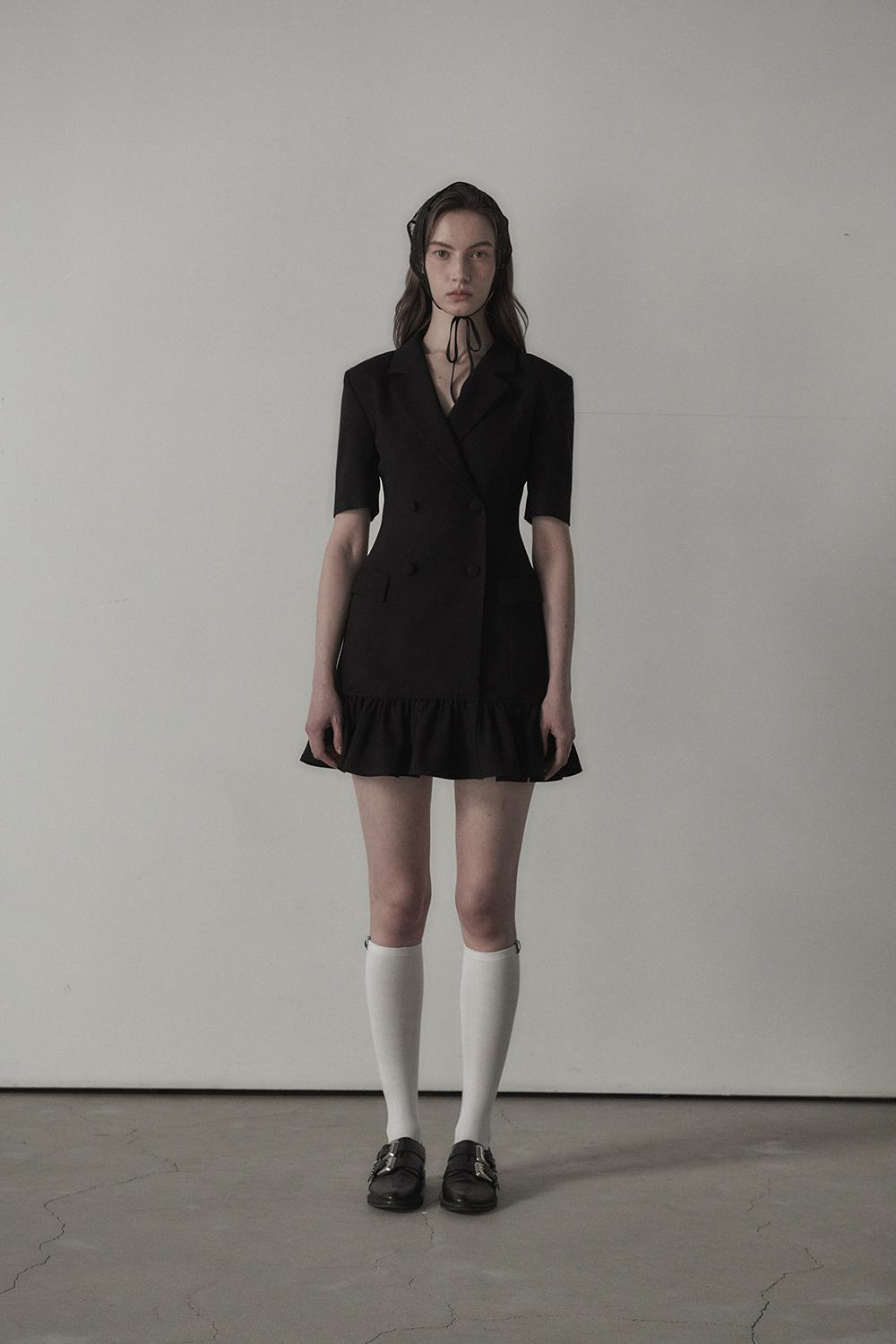 [더현대 서울 선오픈] Jenn flare half-sleeve suit jacket dress - Black