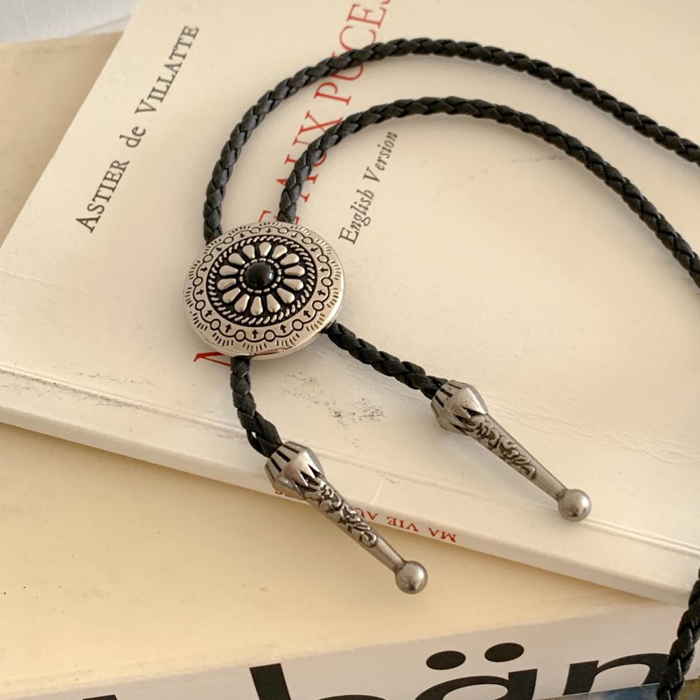 블루씨티 [빈티지/유니크] 오리엔탈 썬플라워 레더 인조가죽 롱 팬던트 볼로타이 목걸이