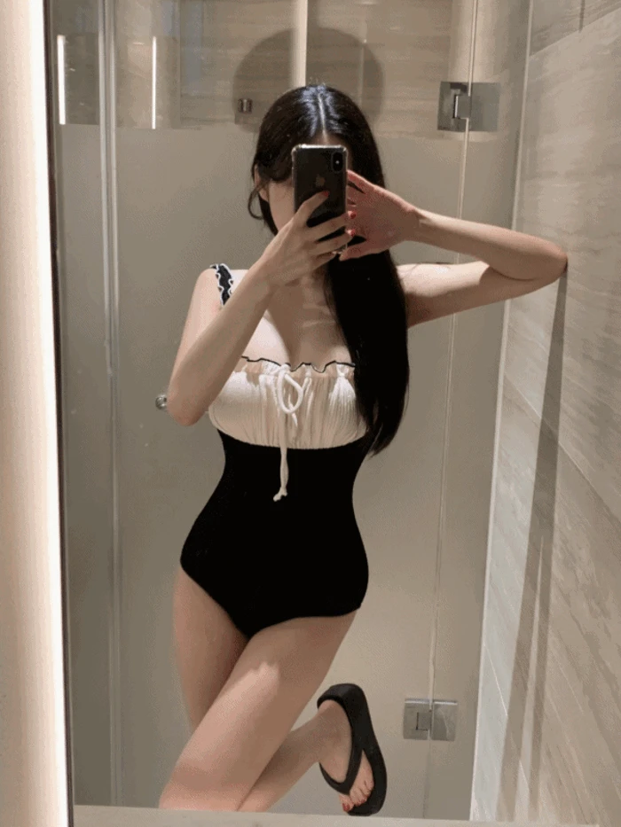 (호캉스,휴양지룩🏖) 비치 배색 리본 셔링 프릴 모노키니 수영복