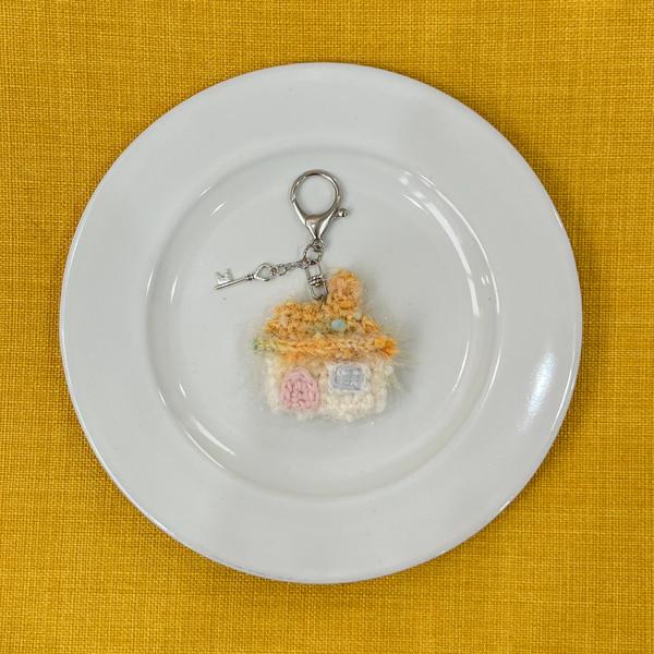 home keyring - yellow roof