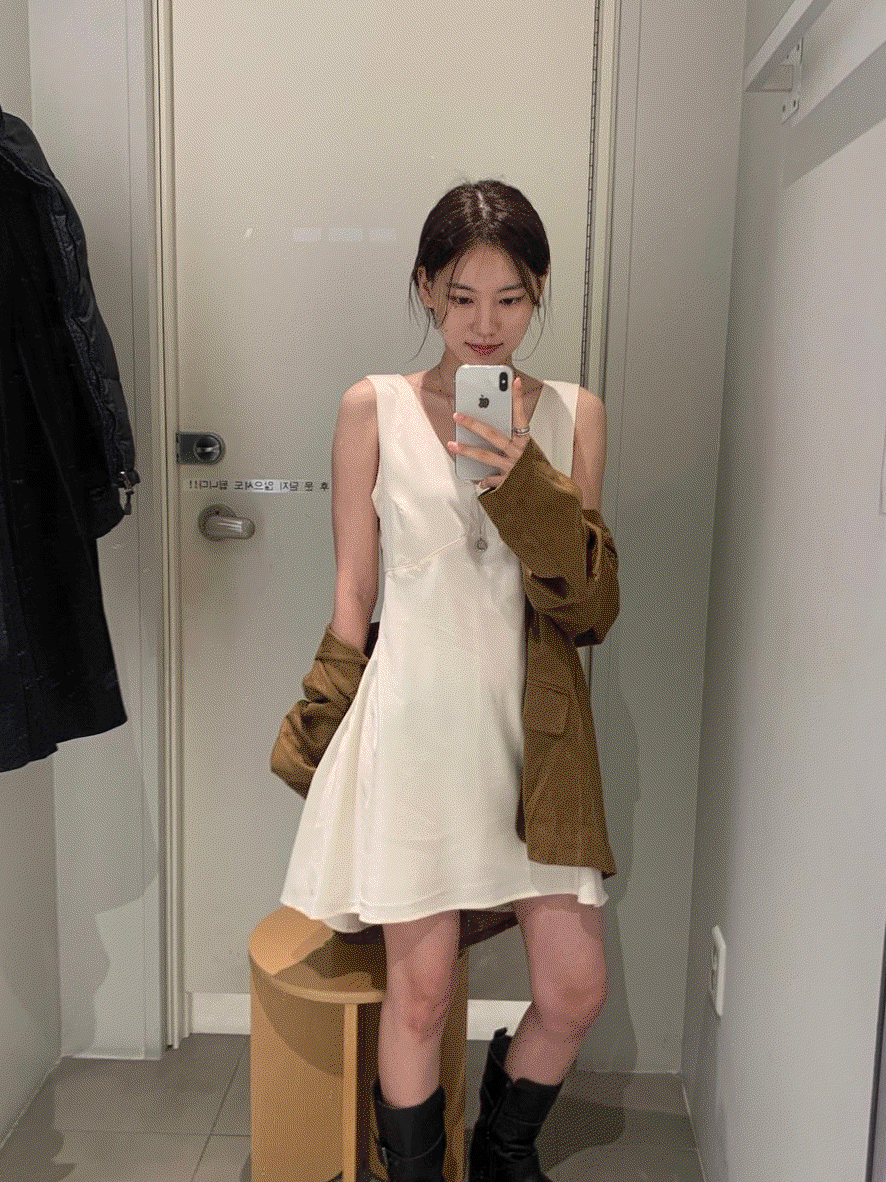 네임리 리터 새틴 플레어 원피스