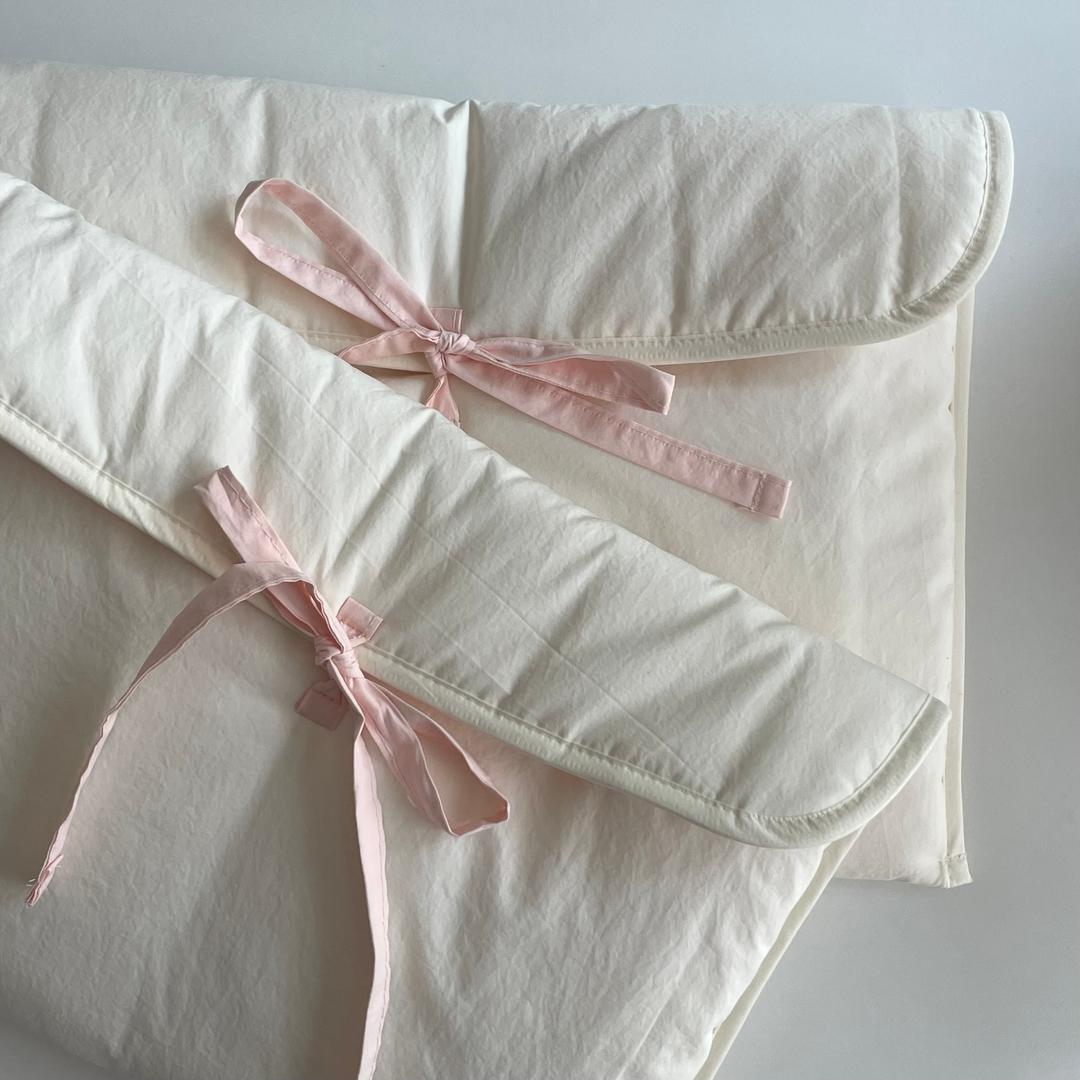 Ribbon tie laptop pouch