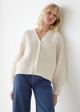 인트리케이트 케이블 니트 가디건