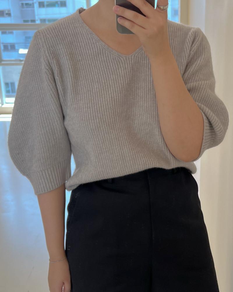 하프 소매 브이넥 니트 ( 블랙 아이보리 그레이 베이지 ) 퍼프 두툼한