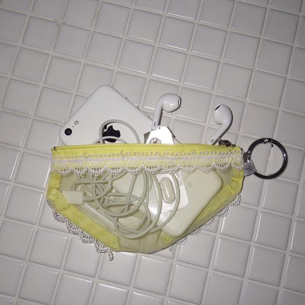 *4차 3/27 재입고* Cheeky pouch [Lemon]