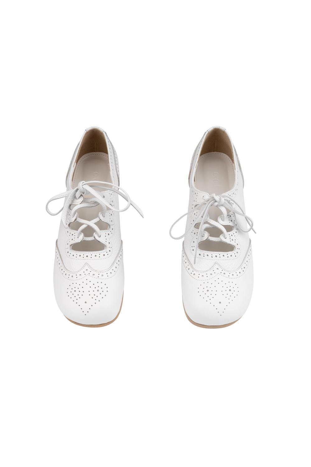 Eyelet Loafer / White