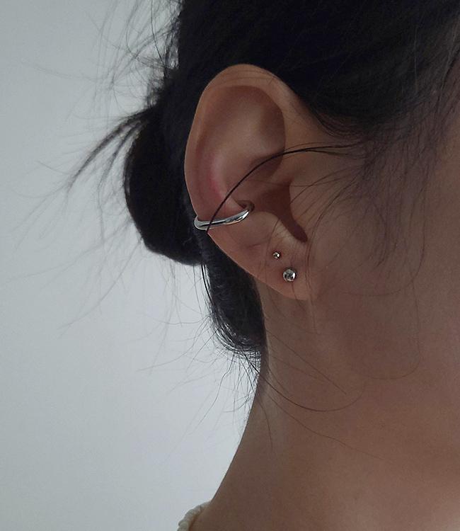 ER701_Hill ear cuff