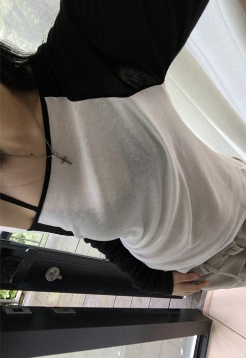 이즈이즈 Nagrang one-shoulder t