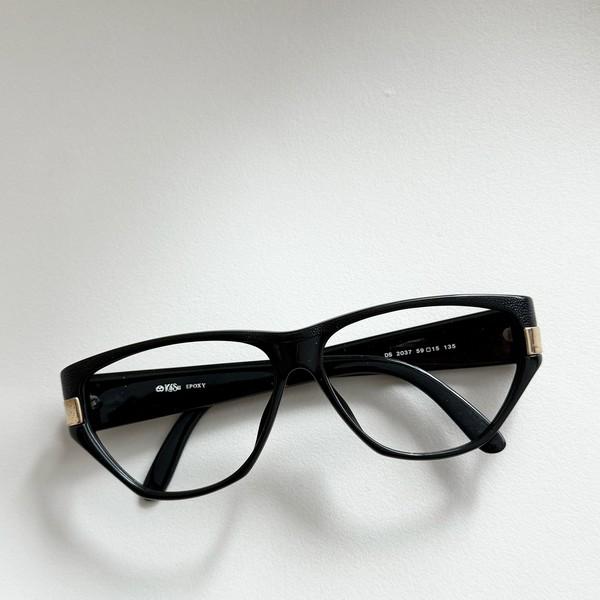 90s Kasu Black Square Horn-Rimmed Glasses
