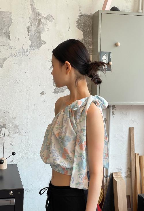 flower ribbon shoulder top