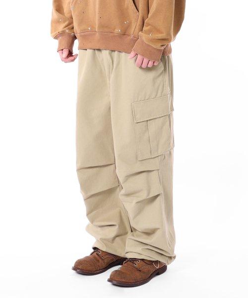 코튼 와이드 파라슈트 카고팬츠_베이지
