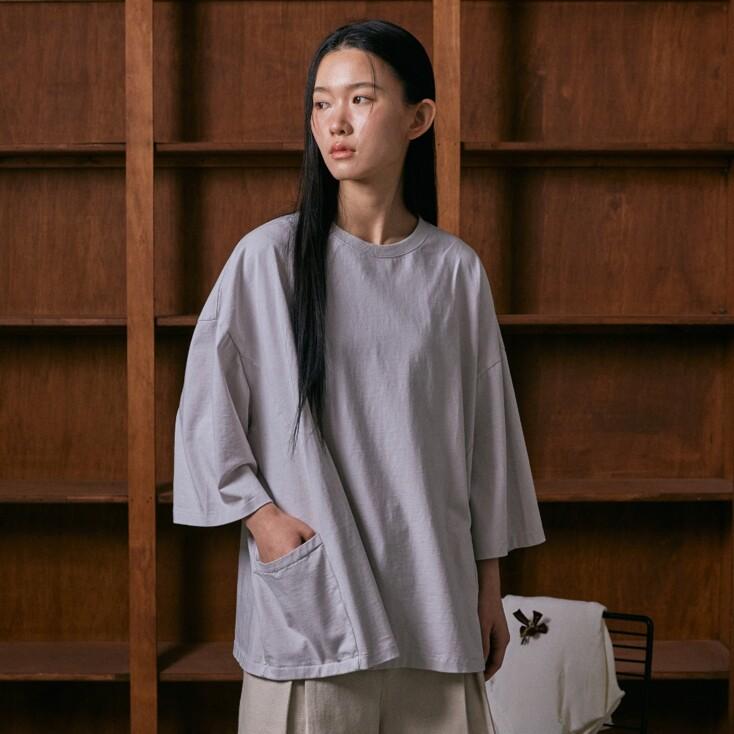 인시젼 사이드 포켓 반팔티 - 웜그레이