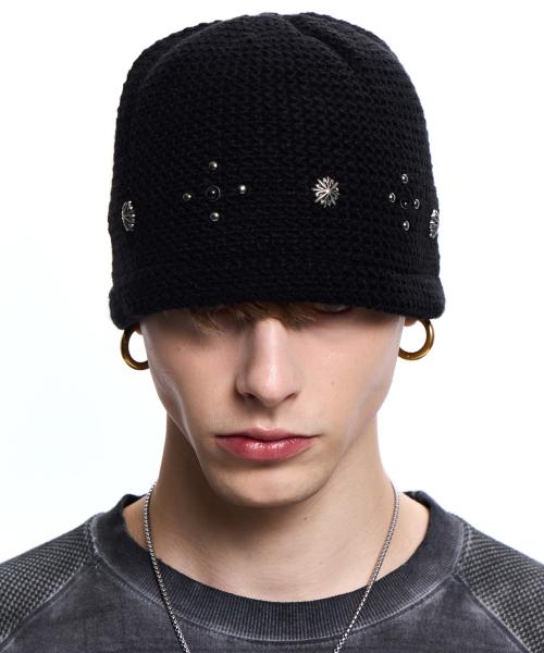 SUNBURST RIVET KNIT BEANIE - BLACK