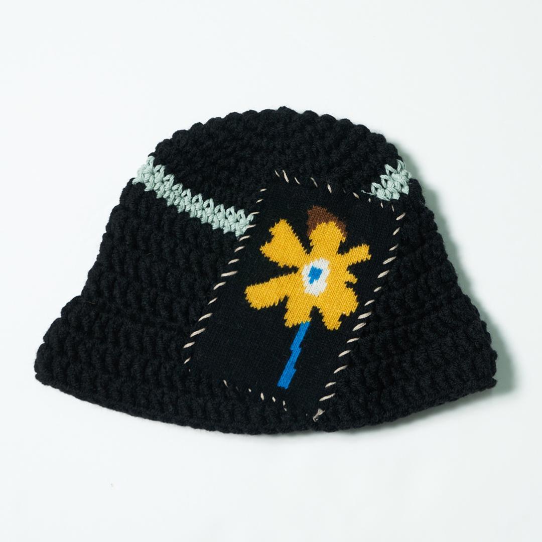 FLOWERING BUCKET ALL BLACK