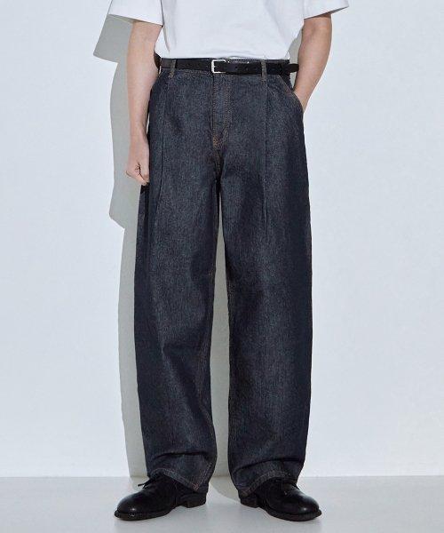 논 페이드 원턱 와이드 커브드 데님팬츠 로우