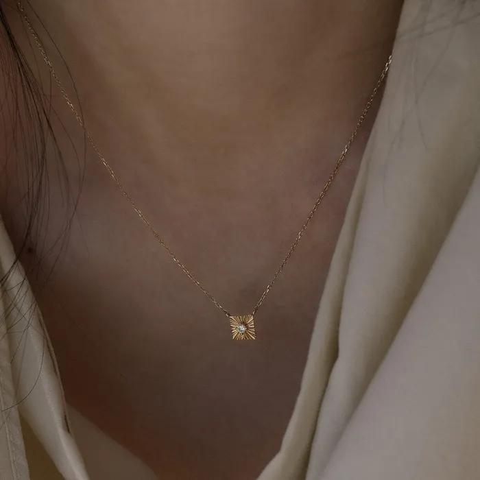 14k cognac diamond shining square necklace