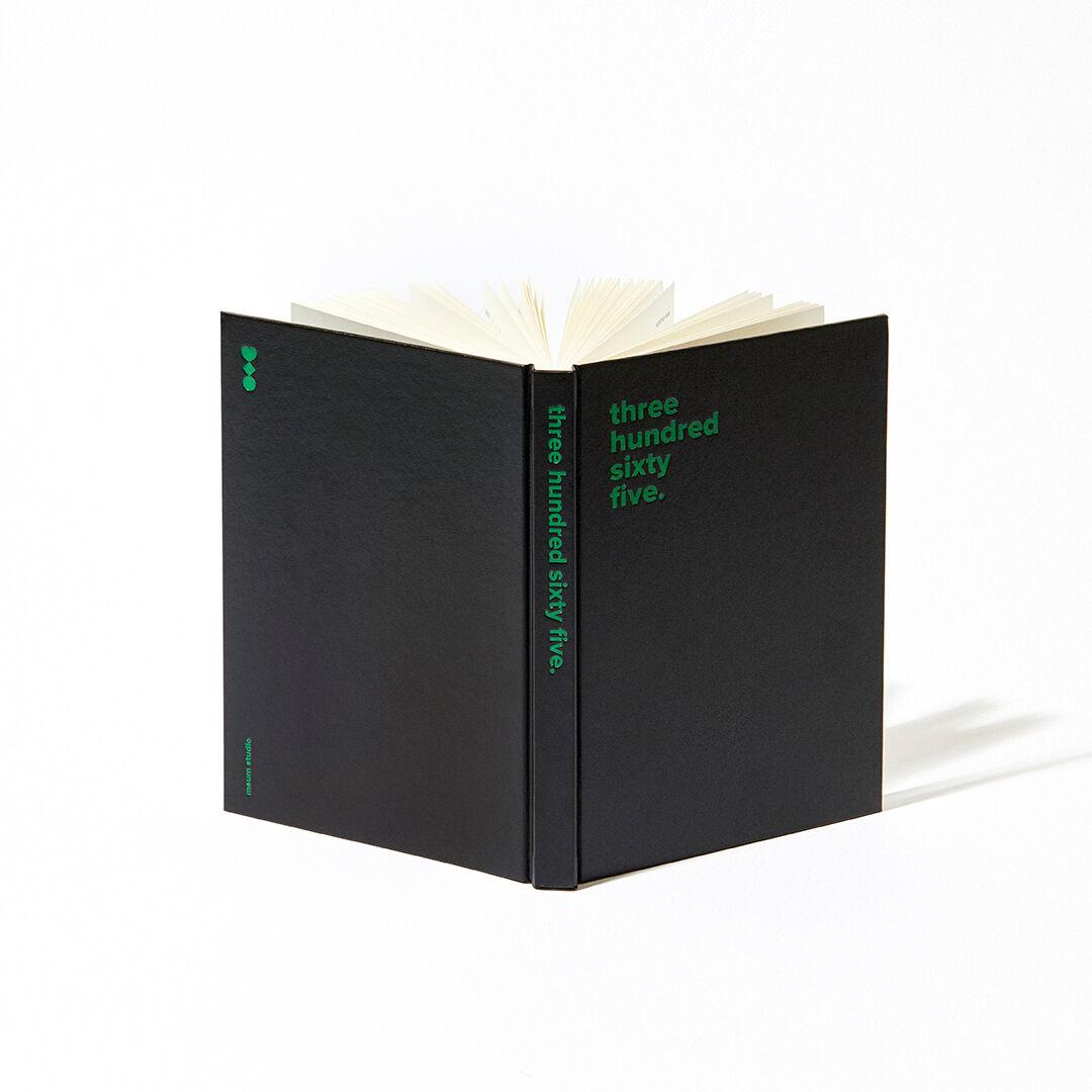 [LOVE PEACE MAUM] 365 DIARY (Black)